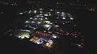 Drohnenbild des BUJULA bei Nacht, erhellt durch zahlreiche Lima und Powermoons, welche als Teil des Sicherheitskonzeptes die gesamte Nacht hindurch anblieben Foto: THW Bundesjugend/Pressestelle